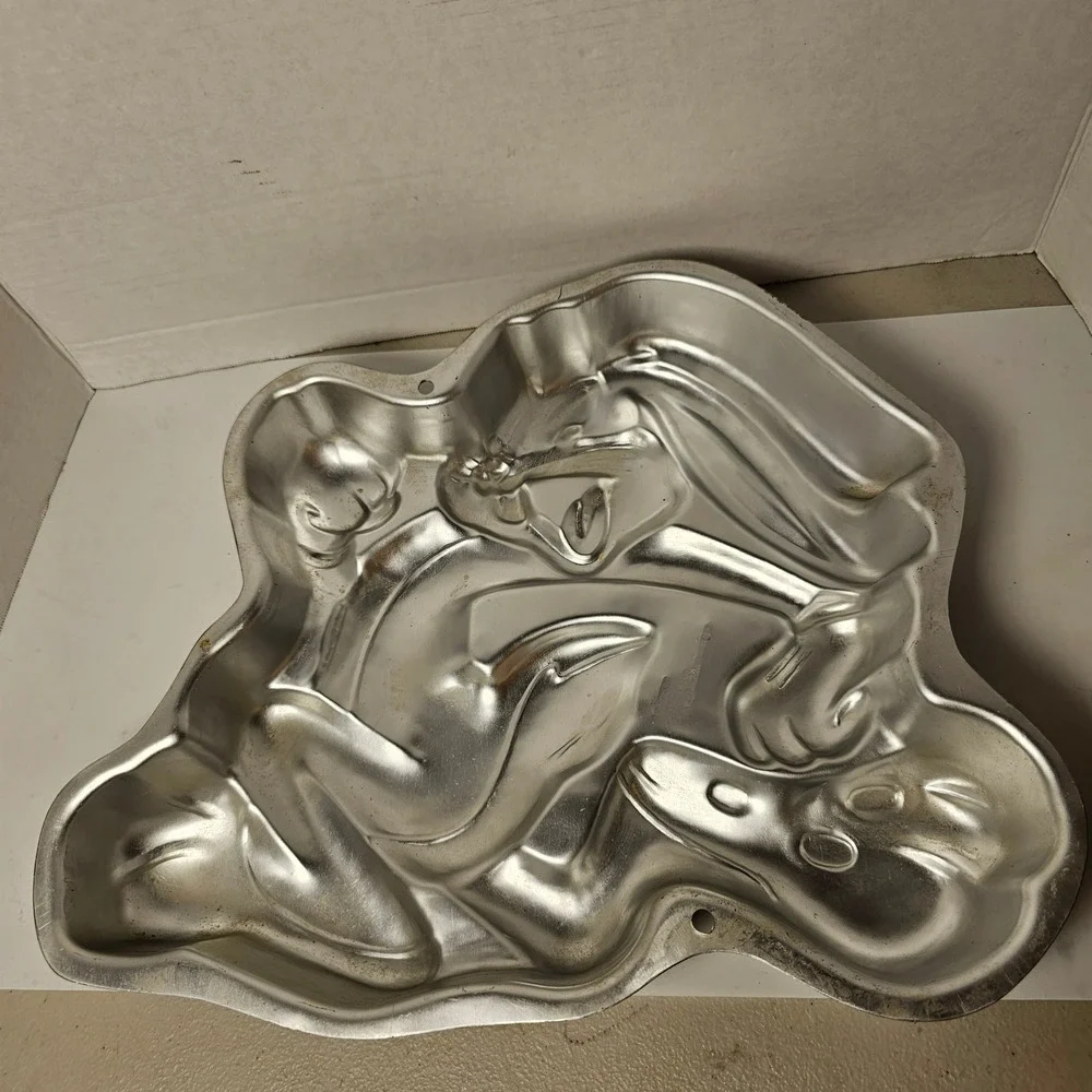 Wilton‎ Bugs Bunny Cake Pan Looney Tunes 1996 Vintage Aluminum 2105-3200 Silver